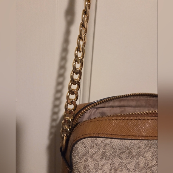 Michael Kors Off White, Grey, and Brown MK Print crossbody jet set bag - Picture 10 of 16